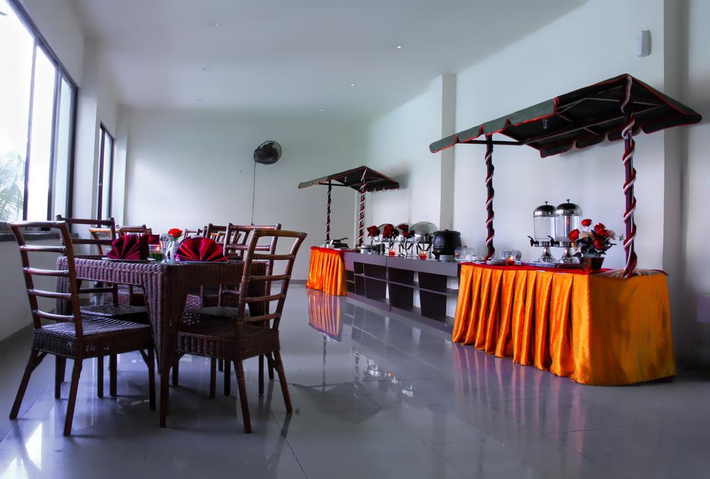 Grand Duta Hotel Palu Exterior photo