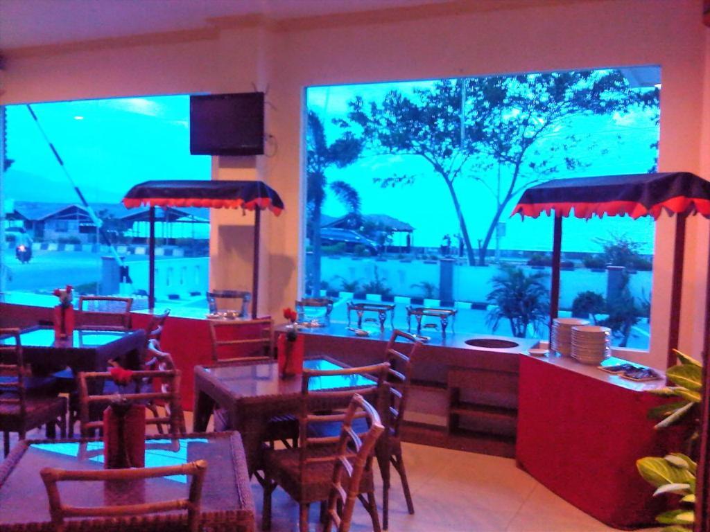 Grand Duta Hotel Palu Exterior photo